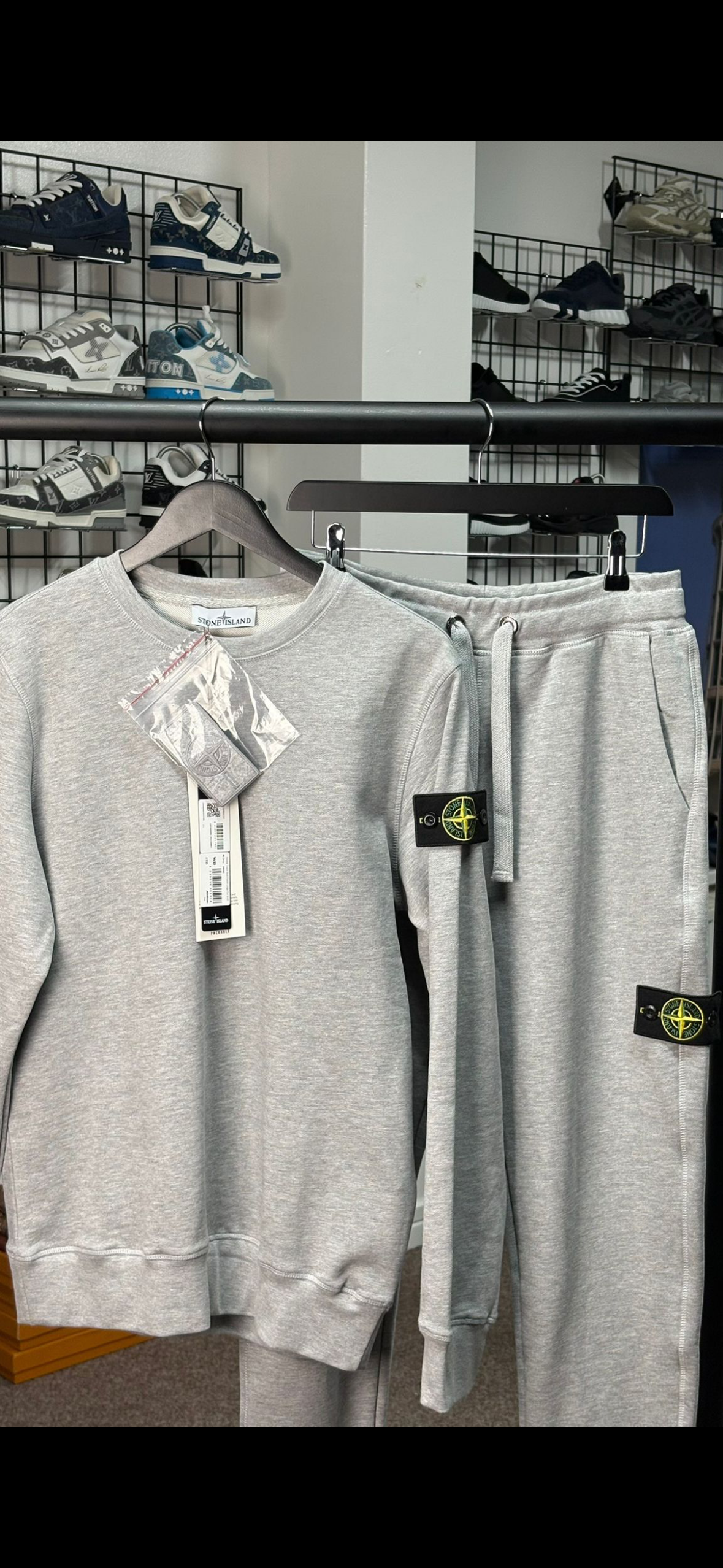Cotton fleece crewneck sweatshirt/stone island slim-fit fleece joggers